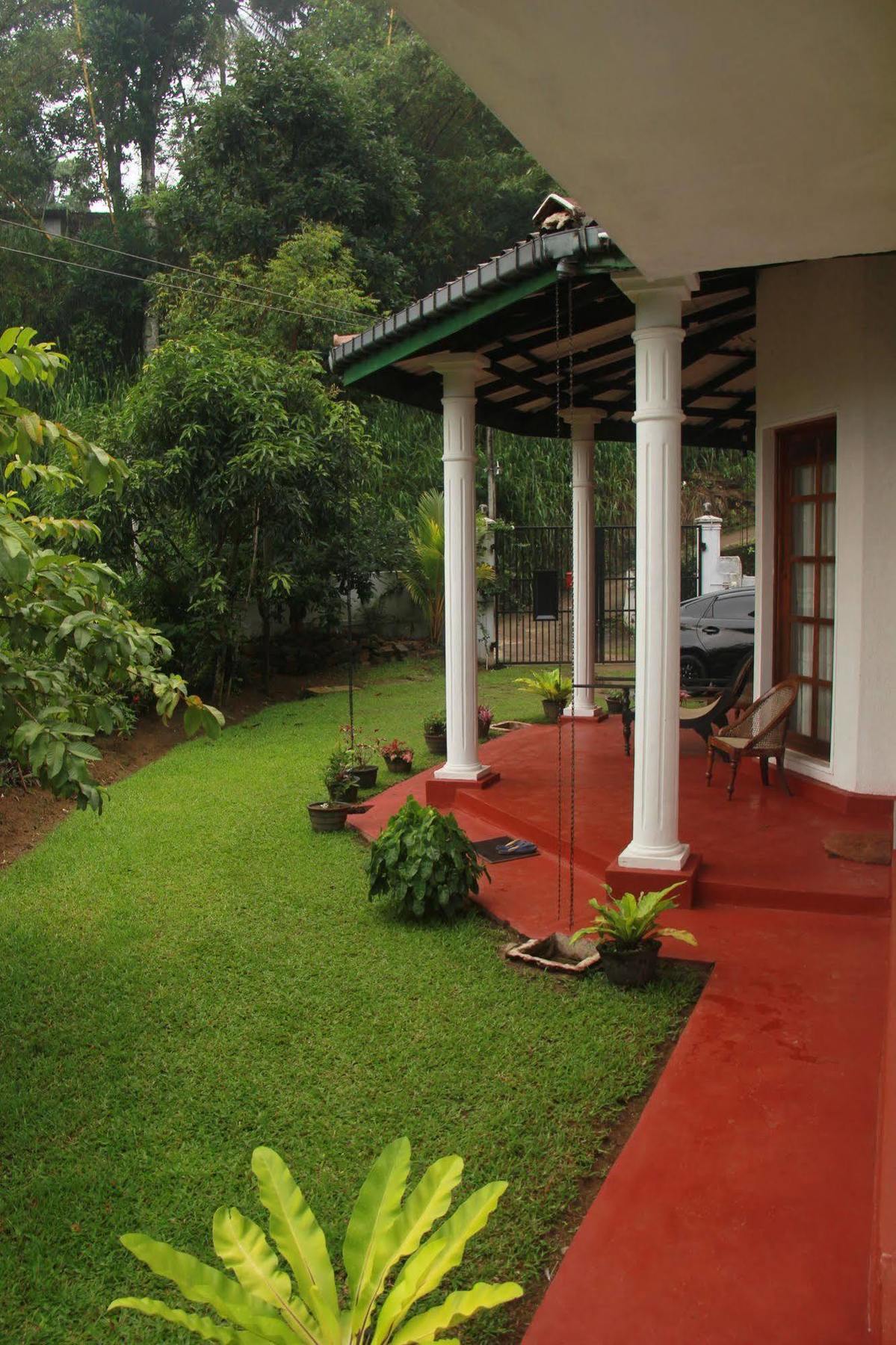 Pearl House Hotel Kandy Exterior photo