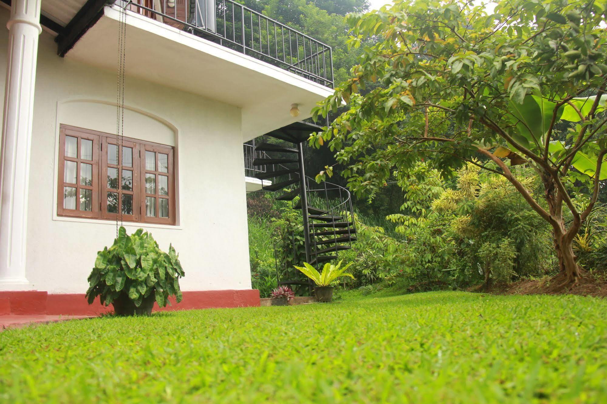 Pearl House Hotel Kandy Exterior photo