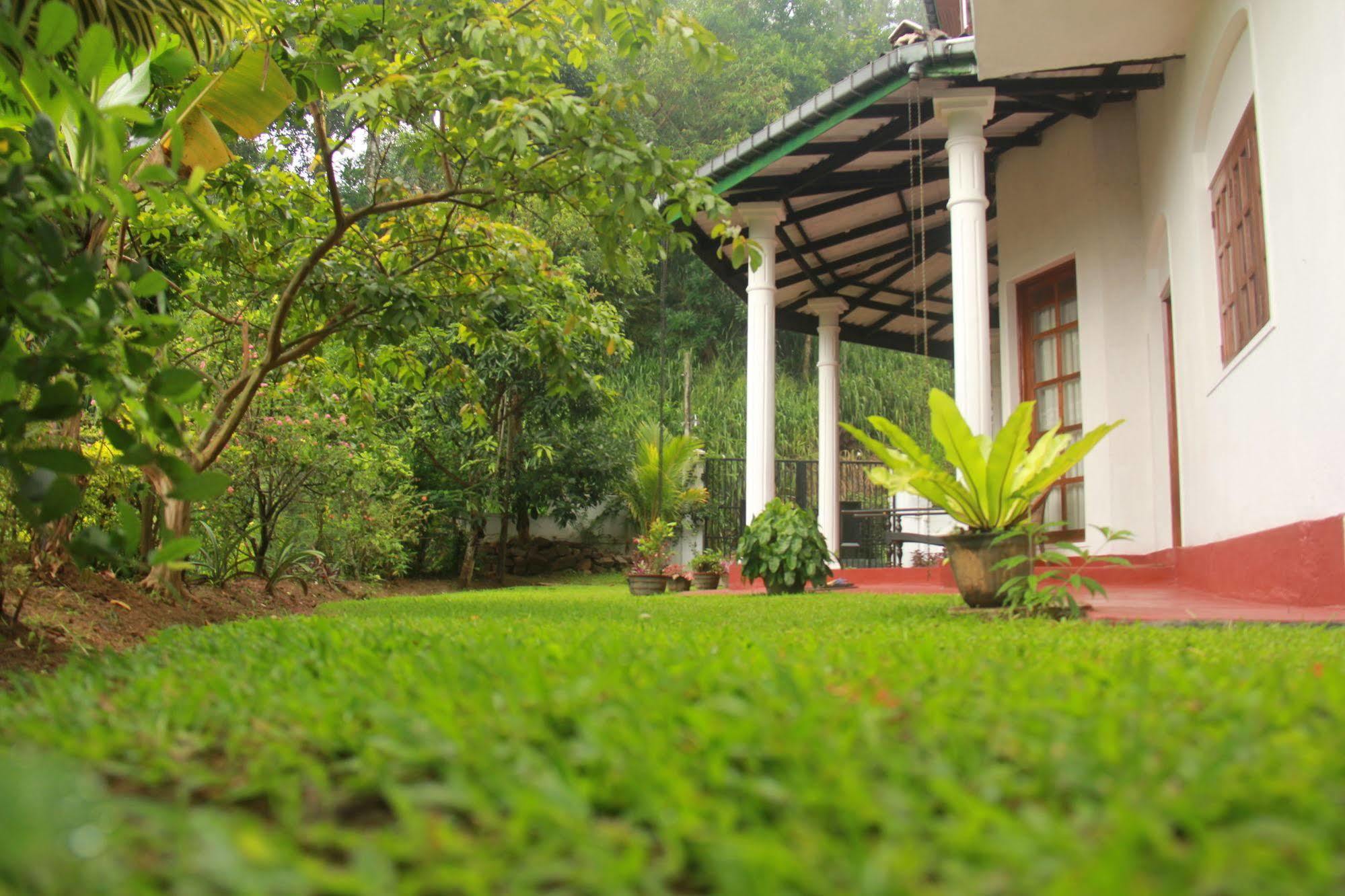 Pearl House Hotel Kandy Exterior photo